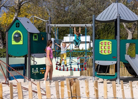 Flower Camping La Davière Plage, 4* - 91