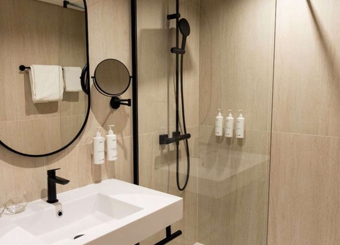 Week-end romantique avec champagne au coeur d'un parc - 4* - 13