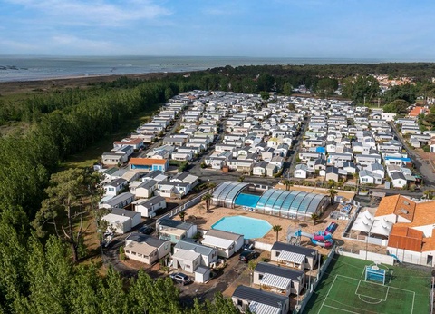 Camping Les Rouillères, 4* - 33