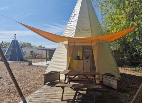 Camping Les P'tites Maisons dans la Prairie, 3* - 38