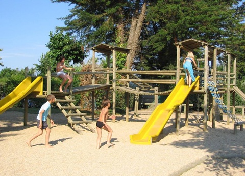 Camping Le Ragis, 4* - 38