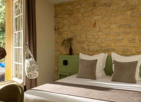 Escapade romantique avec demi-bouteille de champagne à Nîmes - 3* - 38