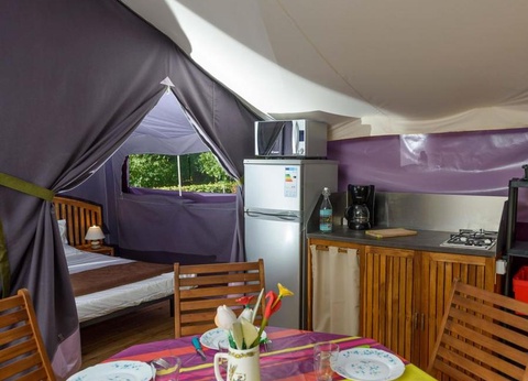 Flower Camping le Kergariou, 3* - 200