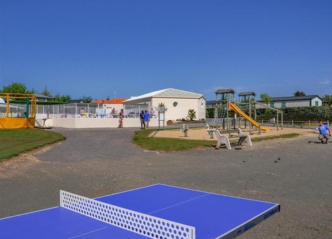 Camping du Domaine de l'Auzance, 3* - 20