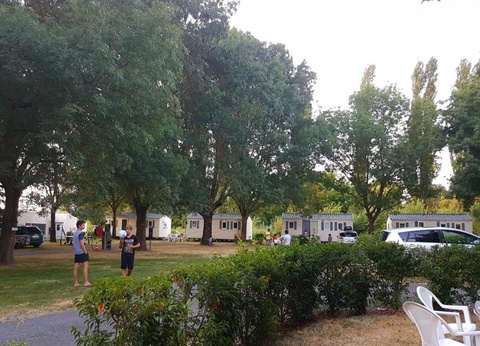 Camping Les 2 Salamandres, 2* - 35