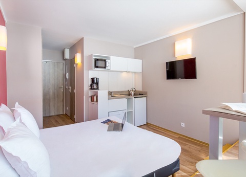 SOWELL RESIDENCES New Chastillon 4* - 8