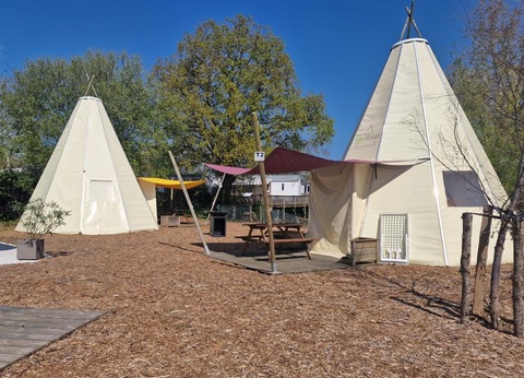 Camping Les P'tites Maisons dans la Prairie, 3* - 34