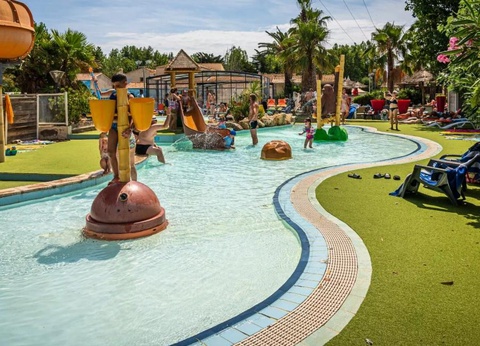 Camping Le Clos Virgile, 4* - 52