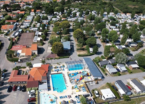 Flower Camping La Guichardière, 4* - 16