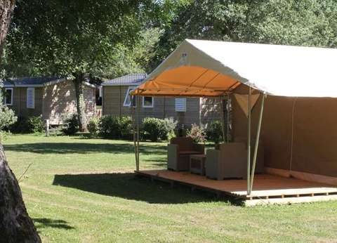 Flower Camping du Port Caroline, 3* - 10