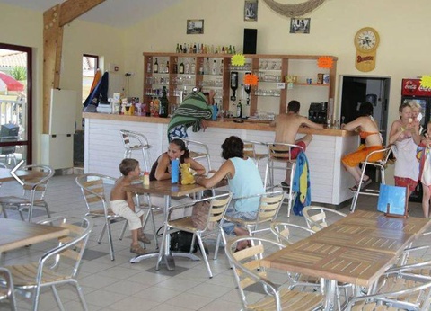 Camping La Riviera, 4* - 79