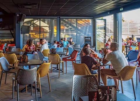 Camping Les Pirons, 5* - 57