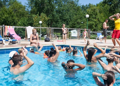 Camping Des 3 lacs, 4* - 13