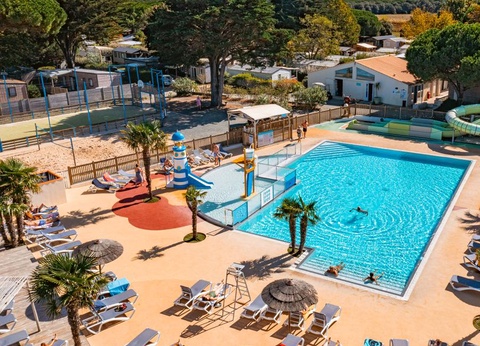 Camping Les Peupliers, 4* - 35