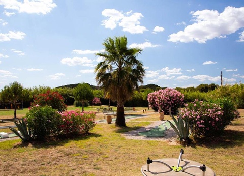 Camping Résidentiel La Pinède, 4* - 29