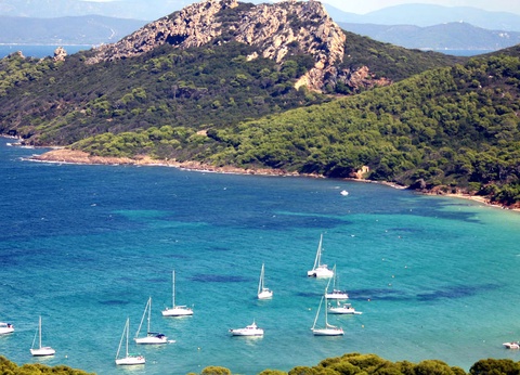 Séjour en famille en club hôtel près à Hyère - 3* - 4