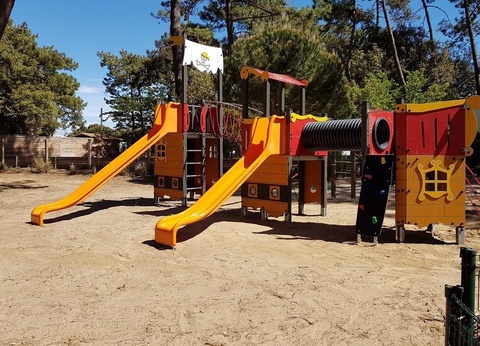 Camping Les Pins d'Oléron, 4* - 8