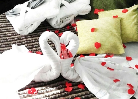 Séjour romantique avec champagne et massage en duo de 50 minutes entre lac et montagnes - 3* - 18