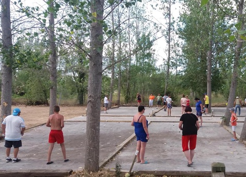 Camping Les Berges du Canal, 4* - 63