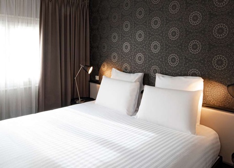 Ambiance feutrée pour un séjour au bord du Parc Saint Cloud - 3* - 21