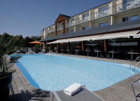 Séjour avec petit-déjeuner, et visite de cave de Champagne - 4* - 2