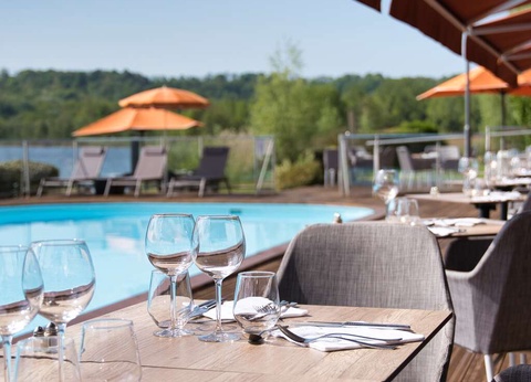 Séjour avec petit-déjeuner, et visite de cave de Champagne - 4* - 5