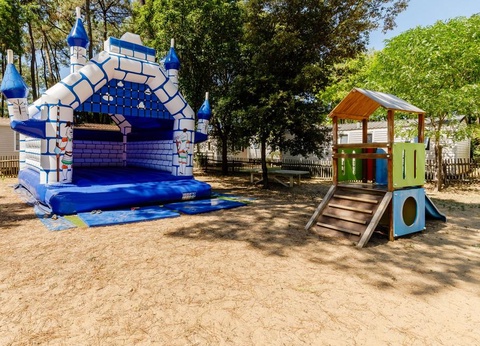 Flower Camping Au Bois des Biches, 4* - 46