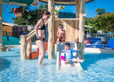 Camping Le Nid d'Eté, 4* - 99