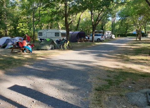 Camping les Rives d'Auzon, 3* - 44