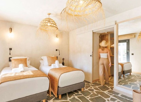 Escapade à deux dans un beau domaine face à la mer à Hyères - 3* - 59