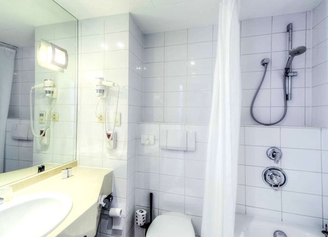 Vivez le nouvel an dans une ambiance romantique avec une bouteille de bulles à Mons ! - 4* - 11