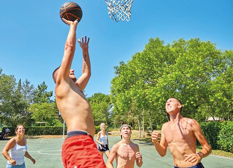 Camping Domaine du Cros d'Auzon, 4* - 12