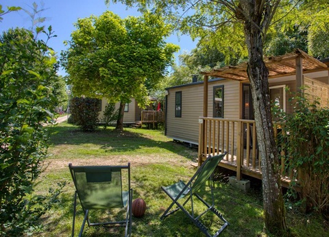 Flower Camping Le Tiradou, 3* - 10