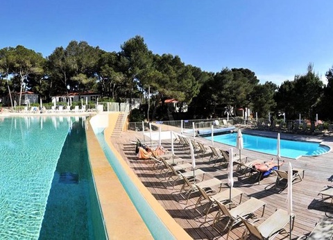 Camping Résidentiel La Pinède, 4* - 6