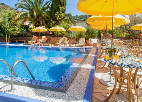 Profitez des belles couleurs du Lavandou et d'un cocktail maison ! - 4* - 5