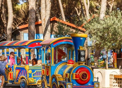 Camping hu Fabulous Village, 4* - 76