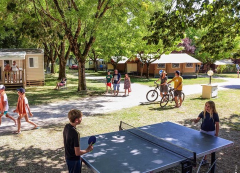 Flower Camping Le Soleil des Bastides, 3* - 4