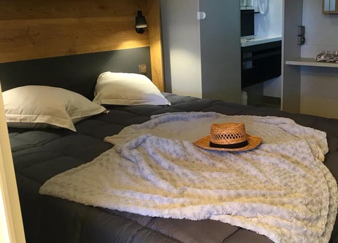 Flower Camping et Base de Loisirs de Rouffiac, 3* - 24