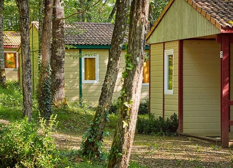 Camping Le Chêne Vert, 4* - 33