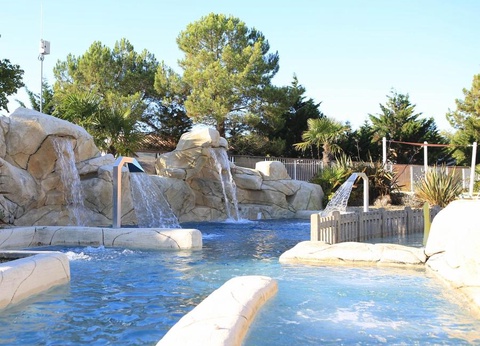 Camping Les Genêts, 5* - 42