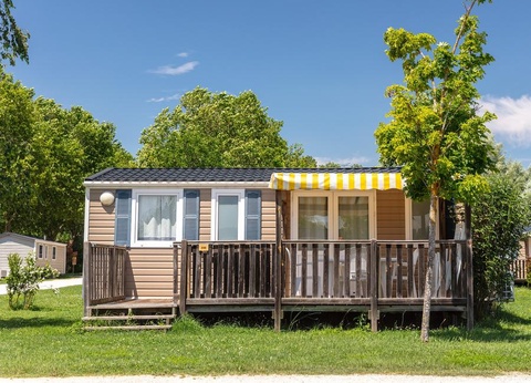 Camping Le Château de Galaure, 4* - 30