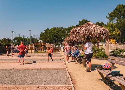 Camping Les Genêts, 5* - 31