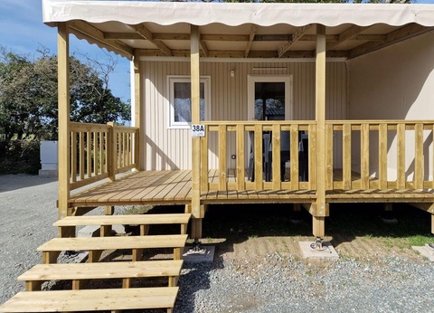 Camping Les P'tites Maisons dans la Prairie, 3* - 28