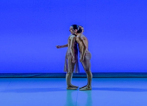 Fêtez la Nouvelle Année ! Diner, spectacle musical, création de Parfum à Cannes - 3* - 28