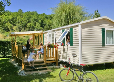Camping Le Pont de Mazerat, 4* - 63