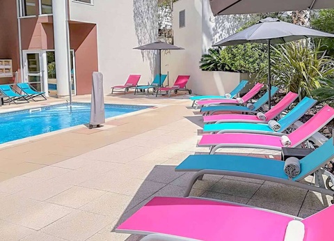 Escapade à Toulon avec bouteille de rosé locale, peignoirs et départ tardif - 4* - 9