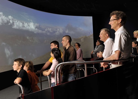 À La conquête des volcans en Auvergne avec entrées à Vulcania (27 minutes en voiture) - 3* - 16