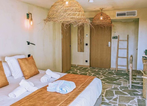 Escapade à deux dans un beau domaine face à la mer à Hyères - 3* - 7