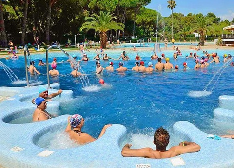 Camping Villaggio Baia Domizia, 4* - 8