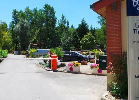 Flower Camping Le Lac De Thesauque, 3* - 4